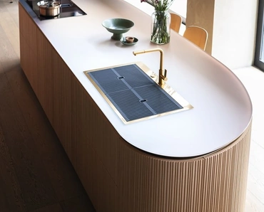Cucina Design a isola Tangram Bending Brightness di Cesar
