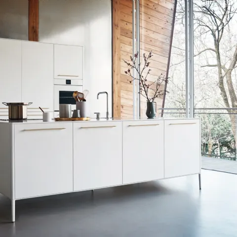 Cucina Design lineare Unit Creative Harmony in laccato Seta Bianco di Cesar