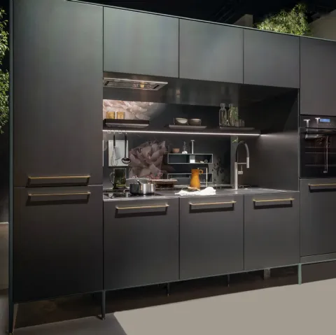 Cucina Design lineare bifacciale Unit Pocket in laccato Verde Comodoro e top in acciaio di Cesar