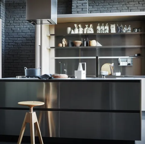 Cucina Moderna lineare Maxima Open Technology in acciaio inox con top in acciaio laminato a caldo di Cesar