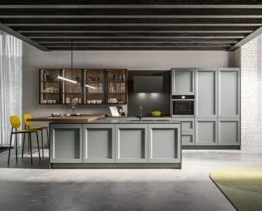 Cucina Moderna con isola in laccato poro aperto Grigio perla e penisola in finitura Rovere safari Frida Modern di Arredo3