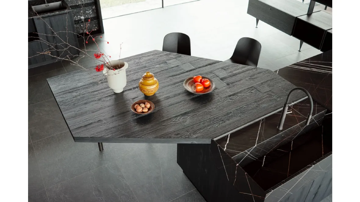 Cucina Moderna con penisola dalla forma irregolare in Rovere Corvino Maxima Natural Sharing di Cesar