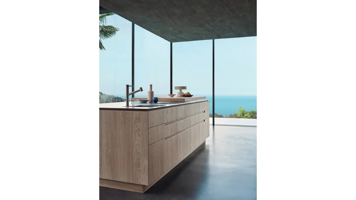 Cucina su misura lineare N_Elle Living by the sea in essenza di Rovere Nordico e top in acciaio inox di Cesar