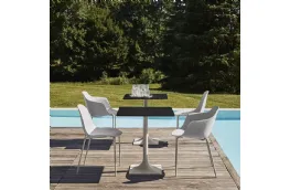 Tavolino con base in acciaio laccato Alis Outdoor di Bontempi